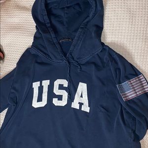 • Cropped Sweater •